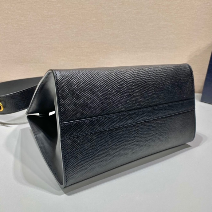Pra*a top handle bags